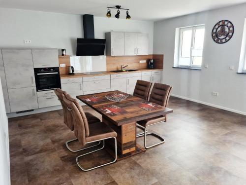 Kitchen, DM Hotels & Apartments - Apartment Rasenweg in Kleinbartloff