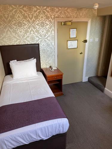Manor Hotel by Greene King Inns - image 6