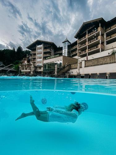 Hotel Alpine Palace - image 7