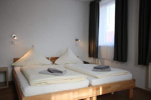 A.B. Hotel 2
