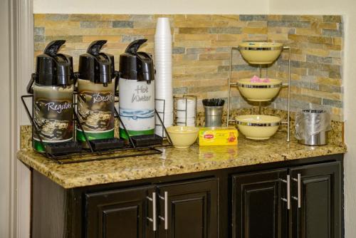 Quality Inn & Suites - image 7
