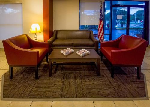 Quality Inn & Suites - image 8