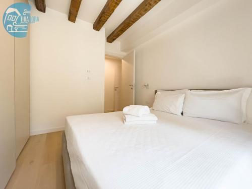 Cavana 10 Tirabora Short Rent, con parcheggio privato - Tap to explore photos