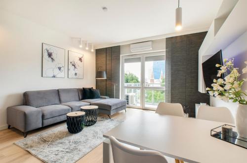 SKY Home- Ilumino Apartment -Centrum, Parking, Klimatyzacja, Dostęp na Kod