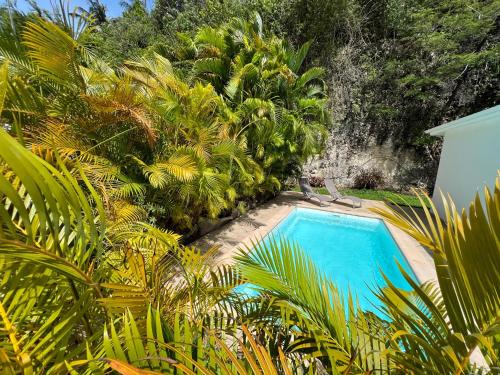 CHARMANTS BUNGALOWS AVEC PISCINE