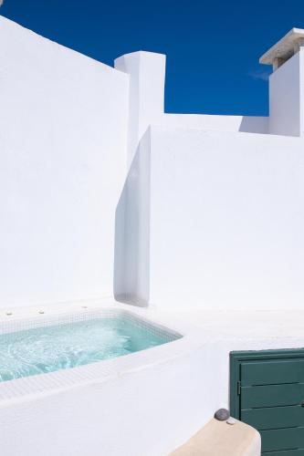 Avant Garde Suites - image 5