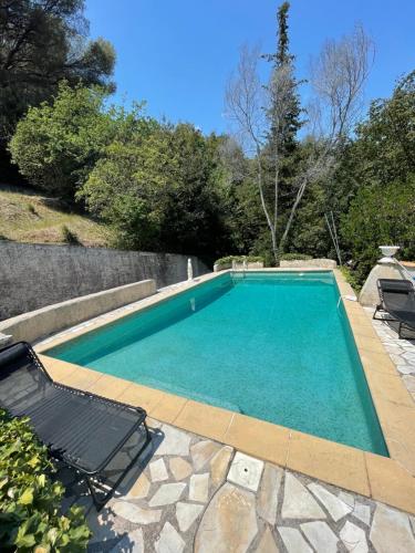Studio en bas de villa avec piscine proche bord de mer - Location saisonnière - Cagnes-sur-Mer