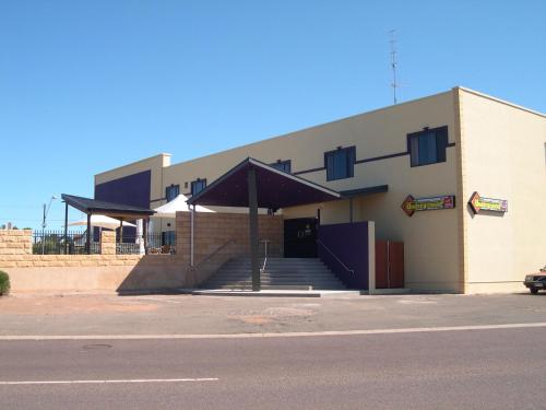 . New Whyalla Hotel