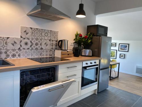 مطبخ, *** Domaine des Noyers - Proche centre Ville in Chateauneuf-sur-Loire