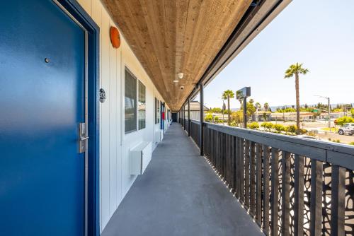 Hotel Stratford Santa Clara - image 3