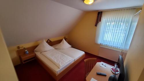 Deluxe Double Room with Shower