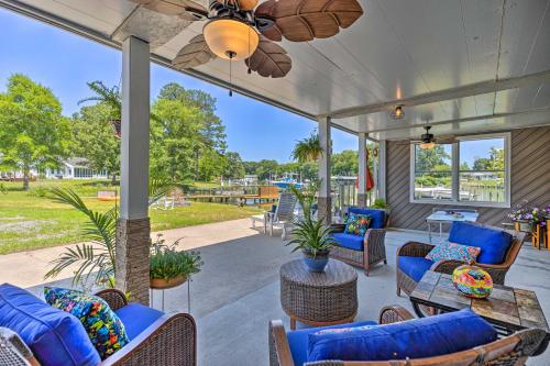 Idyllic Waterfront Home with Game Room, Shared Dock in Reedville, USA