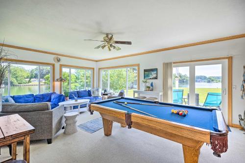 Idyllic Waterfront Home with Game Room, Shared Dock in Reedville, USA