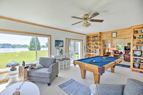 Idyllic Waterfront Home with Game Room, Shared Dock in Reedville, USA