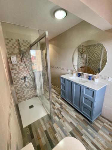  Villa Blanca Tenerife - Private rooms - Terrace and BBQ, 5 minutes from the beach and airport in San Isidro