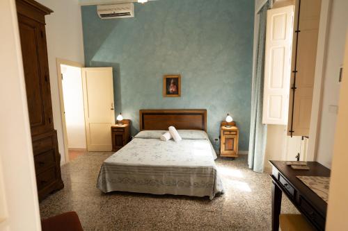 Suite with Terrace and Sea View image 7