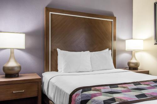 Comfort Inn Midtown - image 11
