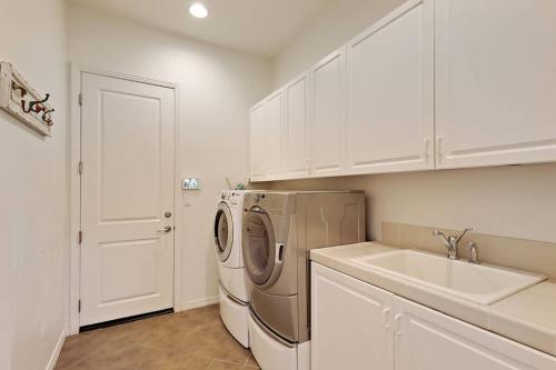 Paramount - Relax & Entertain w/ Resort Amenities - Pool/Spa & Full Game Room!, Indio (foto 2)