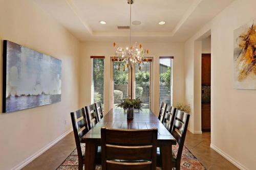 Paramount - Relax & Entertain w/ Resort Amenities - Pool/Spa & Full Game Room!, Indio (foto 3)