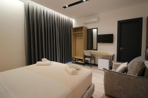 Triple Room with Sea View image 3