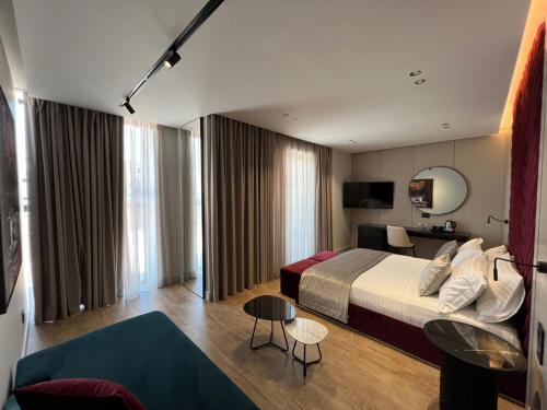 Deluxe Double Room with Balcony and Sea View image 7