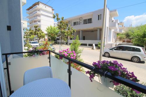 Triple Room with City View image 1