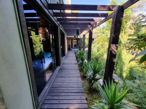 Entrance, Casa Container 80 - Suites privativas e sofisticadas integradas a natureza in Vila Natal