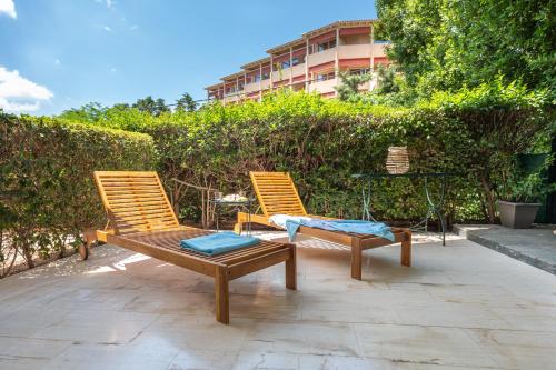 Aether Vouliagmeni apartment