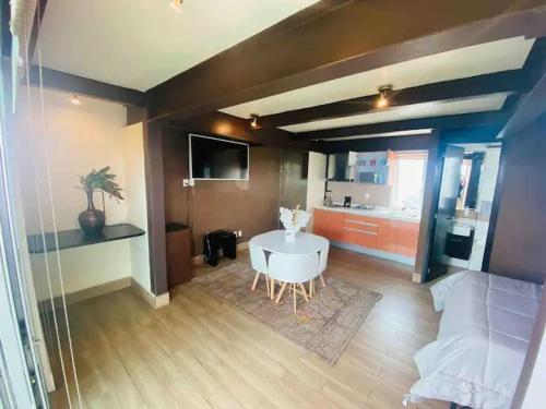 Increíble Mini loft privado con baño (A)