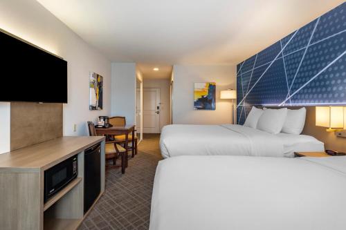 Comfort Inn & Suites East Greenbush - Albany