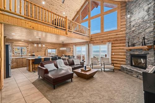 Spacious Garden City Getaway Overlooking Bear Lake - image 11