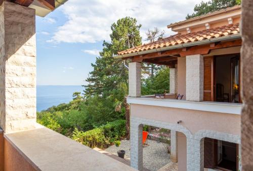 Létesítmények, Villa Milli with panoramic sea view in Veprinac