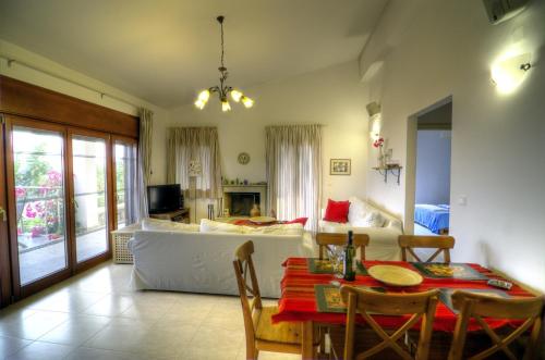 Facilities, Krinakia Villas in Lefki