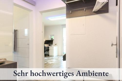 Relax-Apartment Biberach - Relax Massagesessel - Smart-TV 85 Zoll - voll ausgestattete Küche - High-Speed Internet - Arbeitsplatz mit Curved Monitor