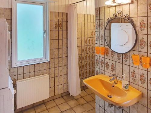 10 person holiday home in Hadsund