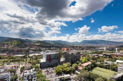 TOP FLOOR Studio! Poblado, A/C, Coworking, gym 1416