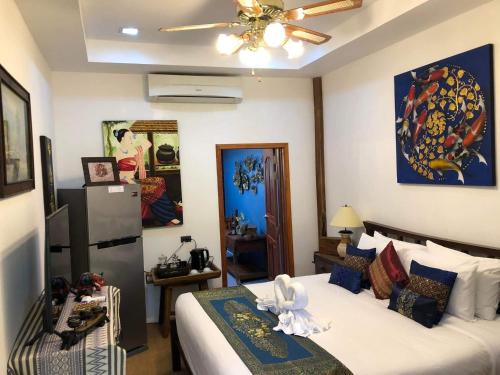 Deluxe Double Room with Balcony image 2