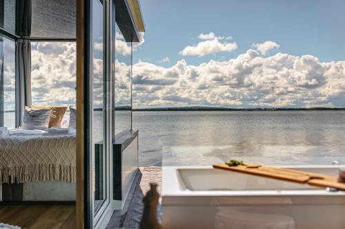 Pemandangan, Grand HT Houseboats - domki na wodzie - sauna, jacuzzi, kominek in Mielno