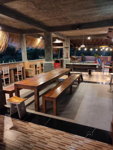 Restaurant, Karma Backpacker  in Uluwatu