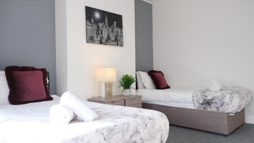 New Contractor House & M1 Access & LLA & Dunstable by Comfy Workers - image 12