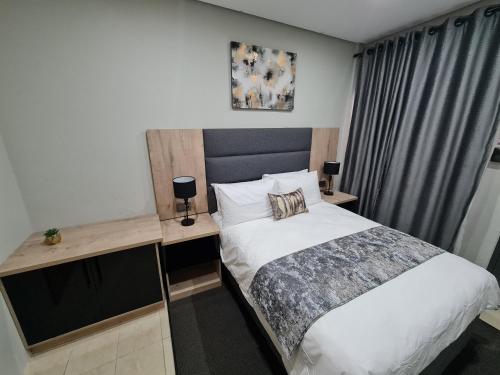 Standard Double Room image 5