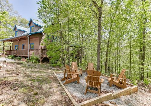 Cabin Near Helen, GA w Jacuzzi & Hot Tub