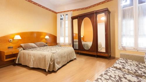 Hostal Oliva - image 9