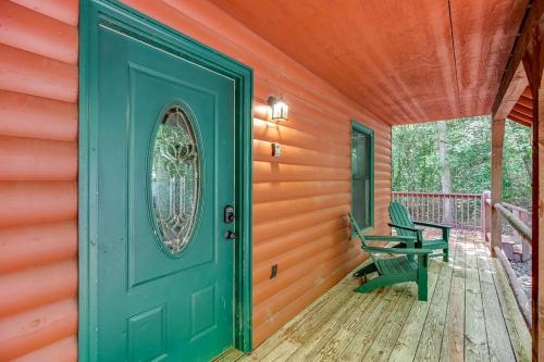 Cabin with Jacuzzi & Hydrotherapy SpaNear Helen Cabin with Jacuzzi & Hydrotherapy SpaNear Helen