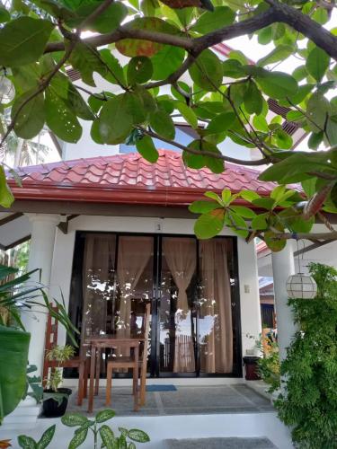 Corong Beach Resort – El Nido, WI