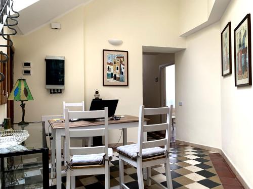 Domo Achenza Guesthouse - 로비