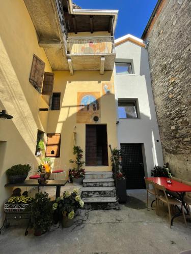 Osteria Centrale - B&B in Cugnasco, Schweiz