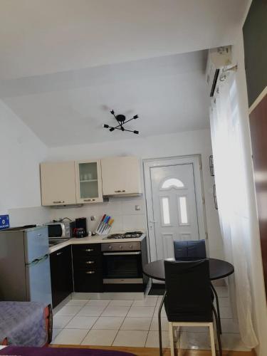 Slamo Apartments - image 8