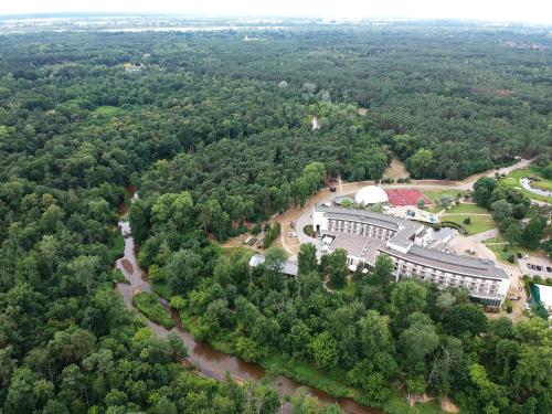 375325056 Holiday Inn Resort Warsaw Józefów by IHG