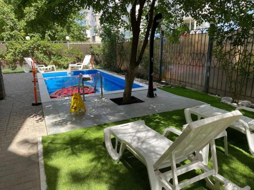 Bassein, Hotel Nika in Chornomorsk